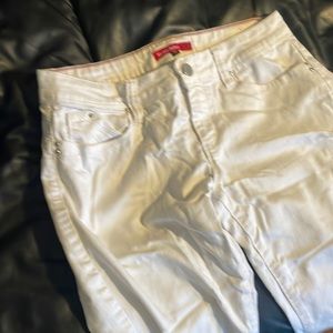 White low cut jeans